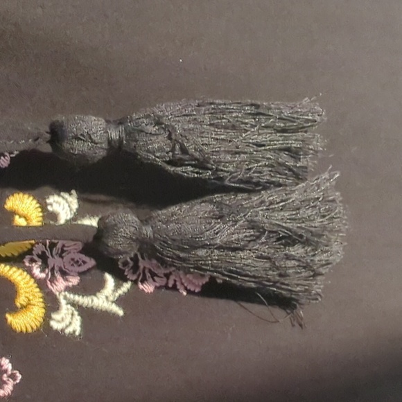 ANDREE BY UNIT Black Embellished Flutter Sleeve Blouse - Picture 3 of 8